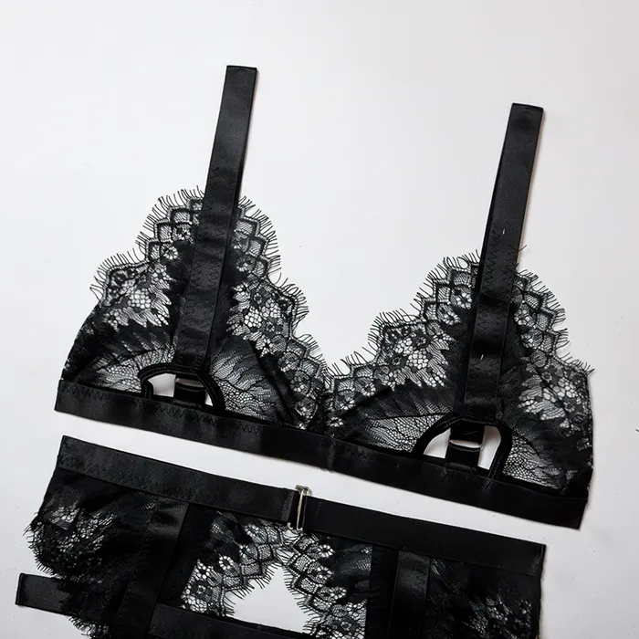 EVEs SECRETS Female Sex Toys Womens Erotic Hollow Out Underwear Female Unlined Lace Bra Lingerie Set